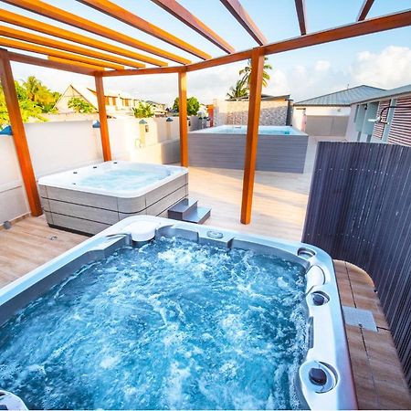 Evasion En Plein Coeur De La Ville Studio Jacuzzis Sauna Et Piscine Au Centre De Grand Anse Ngoại thất bức ảnh