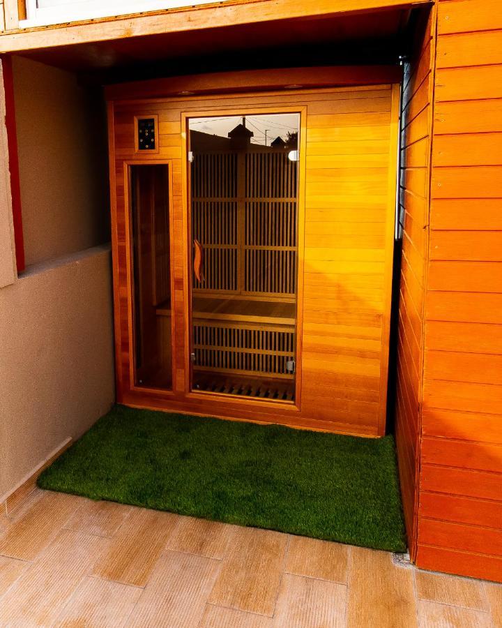 Evasion En Plein Coeur De La Ville Studio Jacuzzis Sauna Et Piscine Au Centre De Grand Anse Ngoại thất bức ảnh