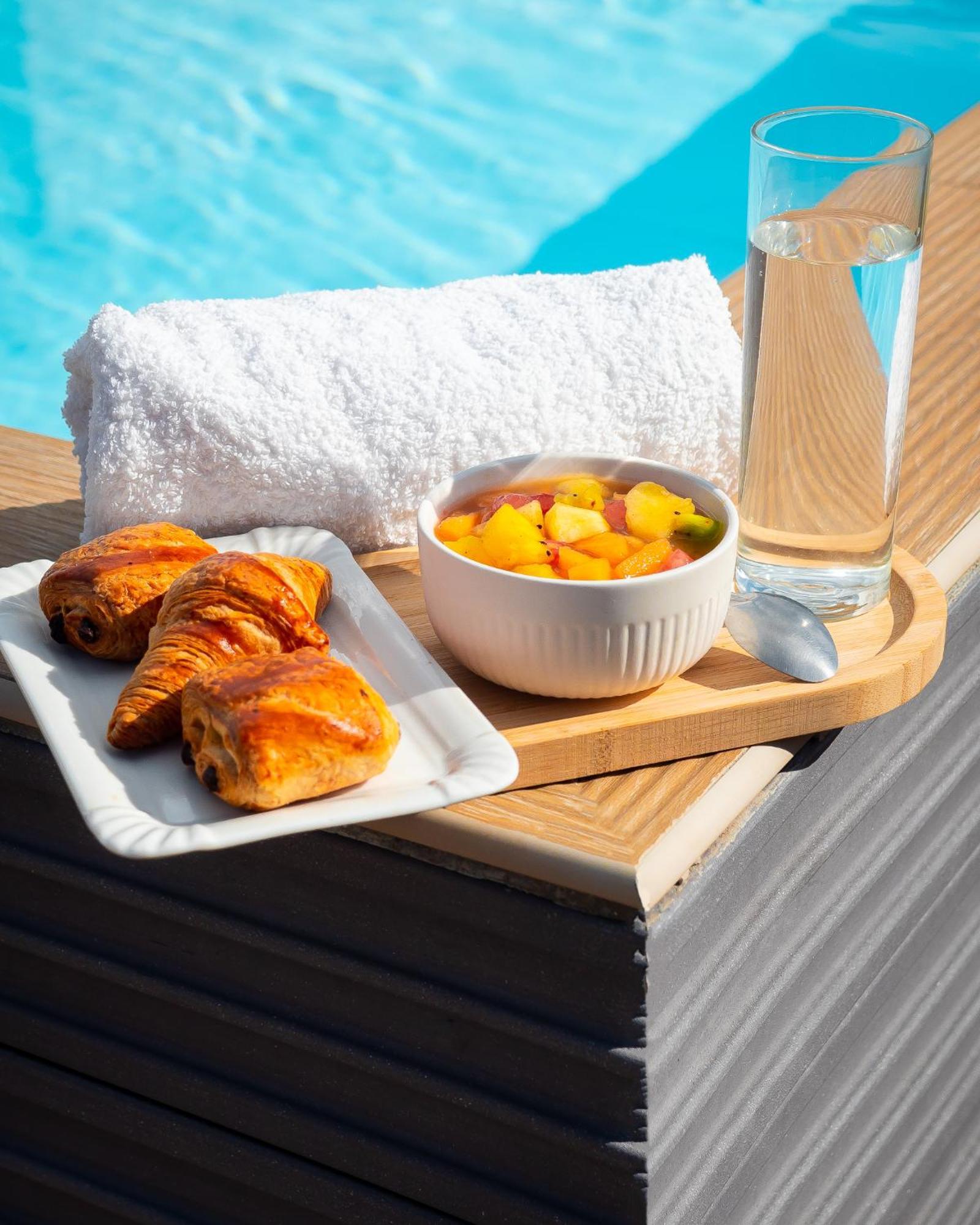 Evasion En Plein Coeur De La Ville Studio Jacuzzis Sauna Et Piscine Au Centre De Grand Anse Ngoại thất bức ảnh